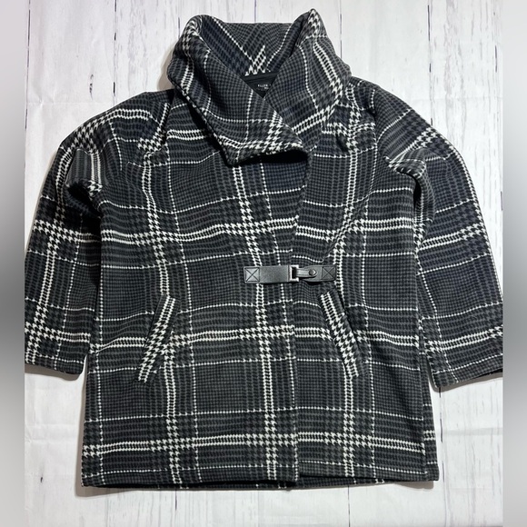 Ellen Reyes Plaid Coat - Picture 1 of 3